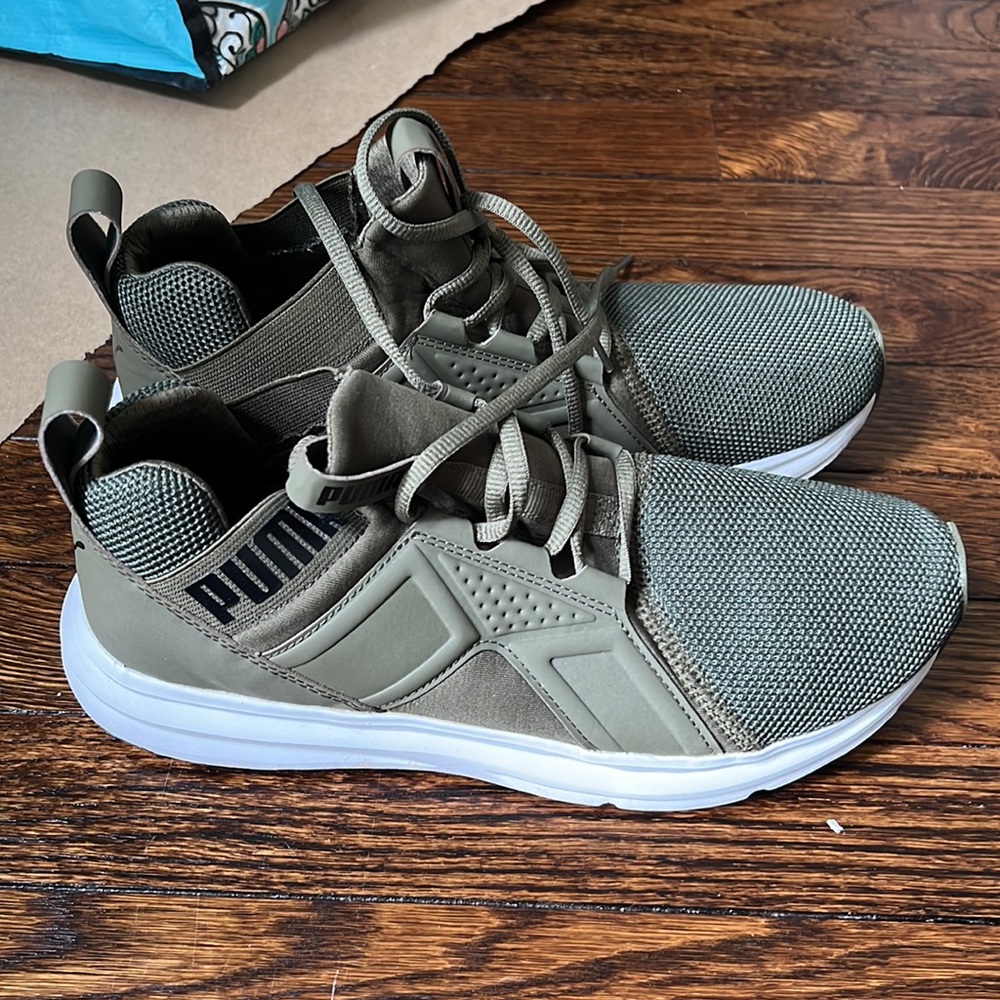 ARMY GREEN PUMA SNEAKERS